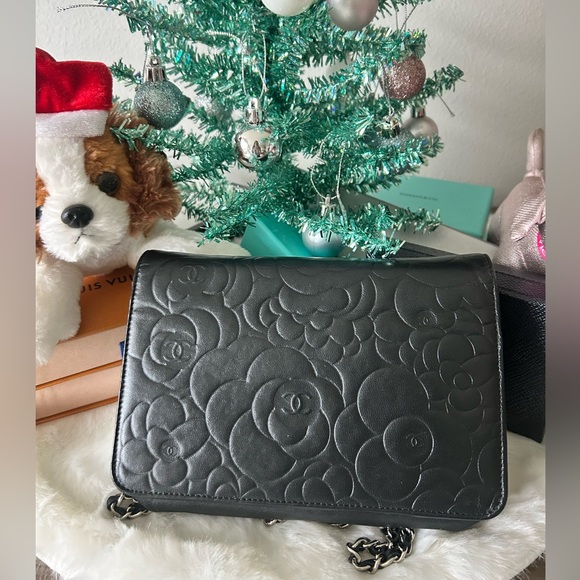 Chanel Camellia Embossed Wallet on Chain WOC Black - Picture 4 of 11